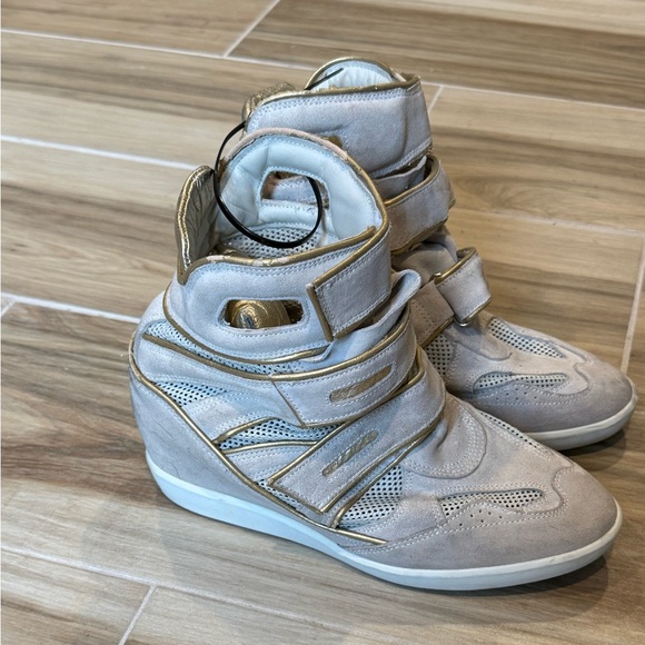 Monica Corte Women's High-Top Wedge Sneakers- super cute!! Fits 9.5 - Picture 2 of 11